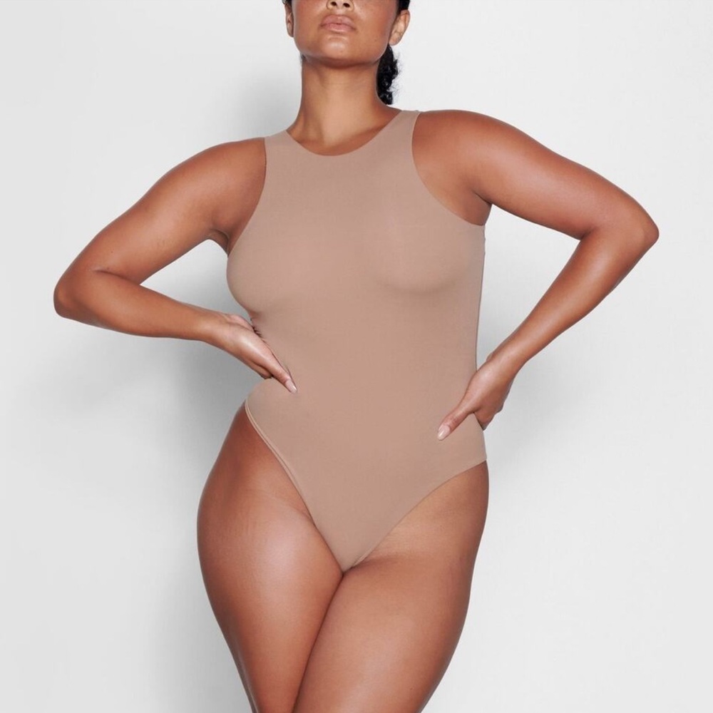 SKIMS Fits Everybody Beige Sand Tan Sleeveless Bodysuit Tank Top